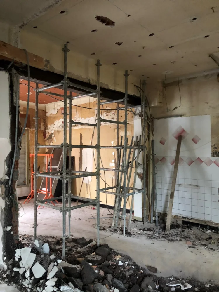 Chantier de réhabilitation batiment administratif, bureaux professionnels - 3P Construction - Alpes de Haute Provence